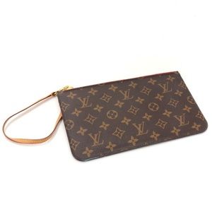 ISO Louis Vuitton MM/GM Wristlet or Pouch